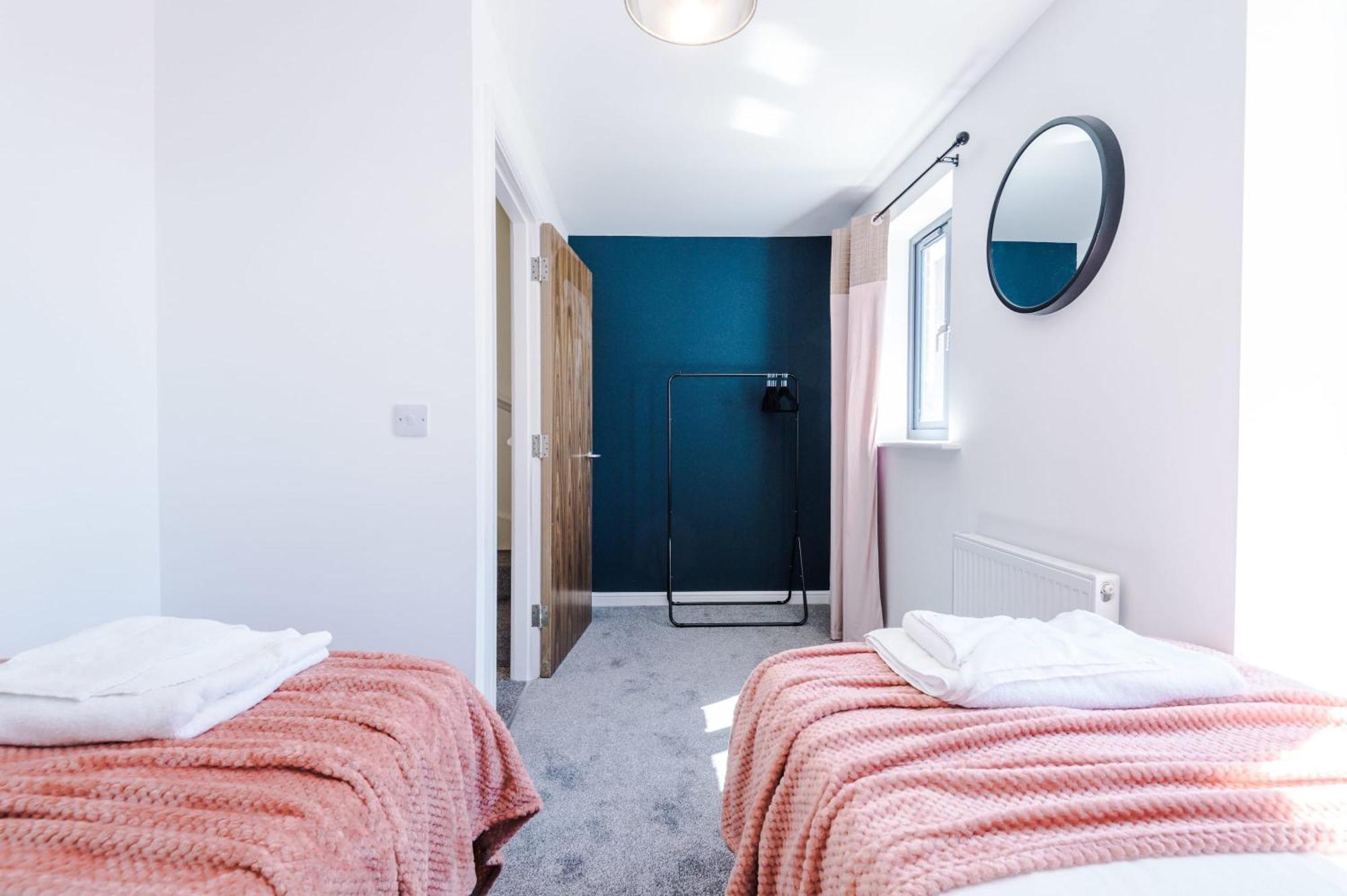 Villa Rest&Recharge At Waterway House Manchester Exterior foto