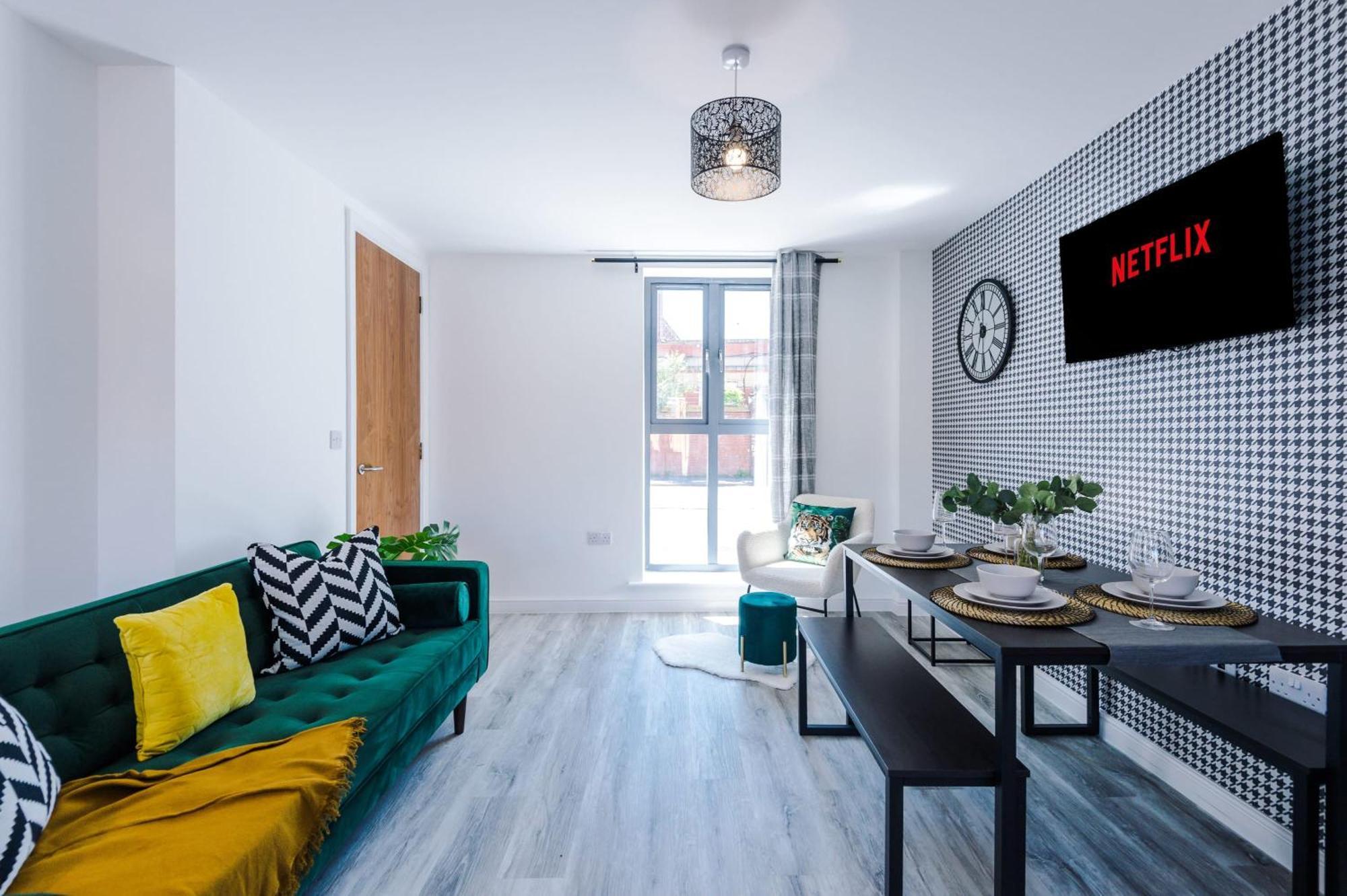 Villa Rest&Recharge At Waterway House Manchester Exterior foto